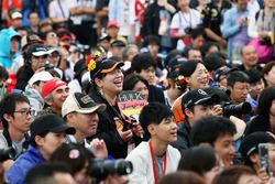 Un fan de Nico Hulkenberg, Sahara Force India F1 escenario con los fans
