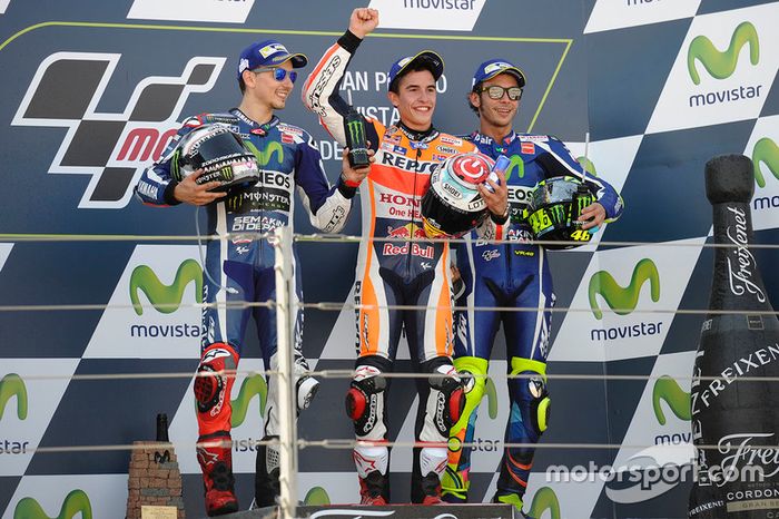Podio: 1º Marc Marquez, 2º  Jorge Lorenzo, 3º Valentino Rossi