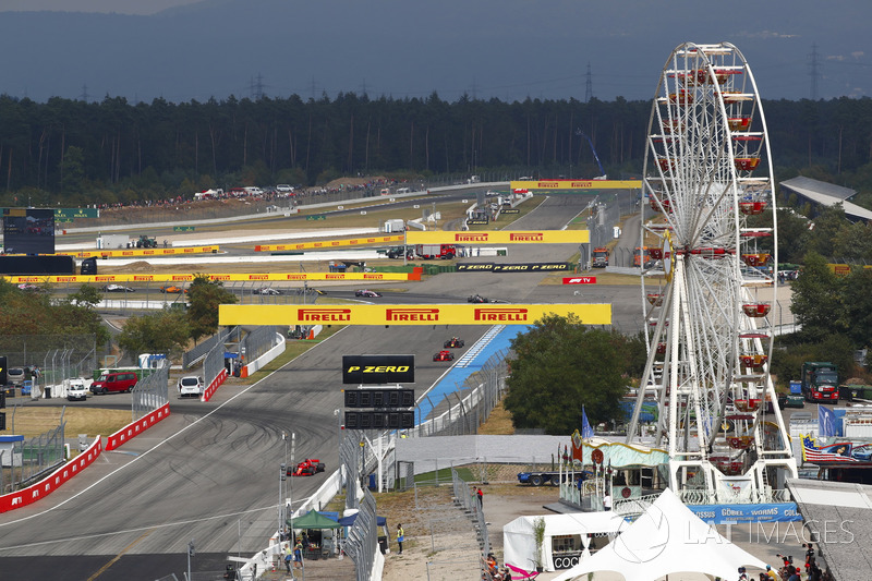 Start action, Sebastian Vettel, Ferrari SF71H, Valtteri Bottas, Mercedes AMG F1 W09, Kimi Raikkonen, Ferrari SF71H, Max Verstappen, Red Bull Racing RB14