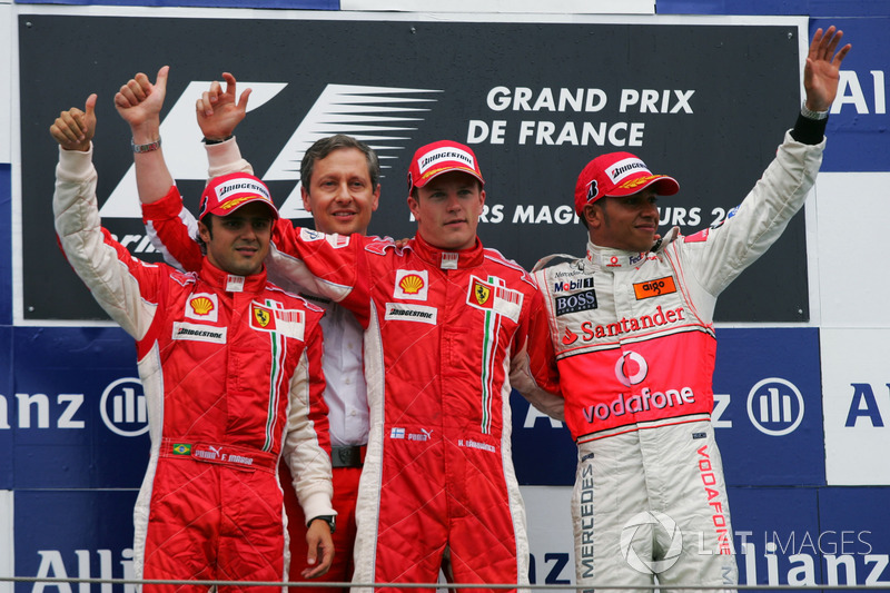 Podyum: 2. Felipe Massa, Ferrari, yarış galibi Kimi Raikkonen, Ferrari, 3. Lewis Hamilton, McLaren