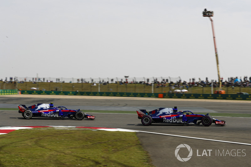 Brendon Hartley, Toro Rosso STR13 Honda, Pierre Gasly, Toro Rosso STR13 Honda