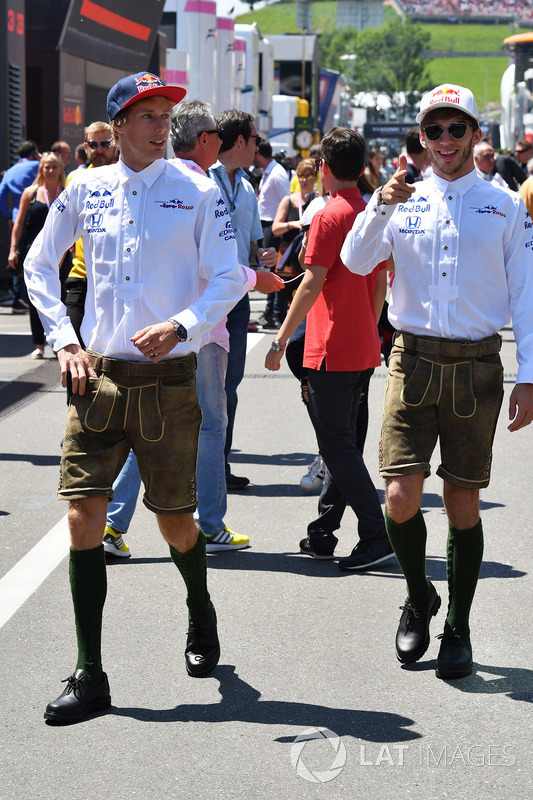 Brendon Hartley, Scuderia Toro Rosso and Pierre Gasly, Scuderia Toro Rosso on the drivers parade
