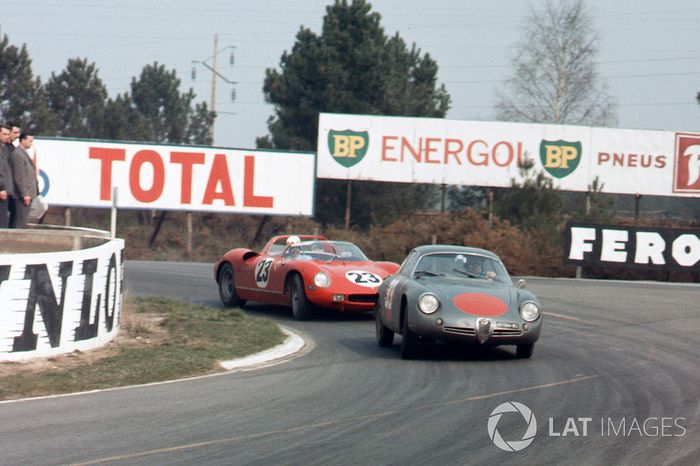 Romolo Rossi, Alfa Romeo Giulia SZ, lidera a John Surtees, Mike Parkes, Ludovico Scarfiotti, Lorenzo Bandini, Ferrari 250P