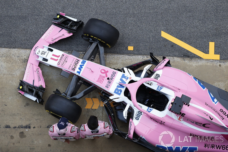 Sergio Perez, Sahara Force India F1 et Esteban Ocon, Sahara Force India F1, avec la nouvelle Sahara Force India VJM11
