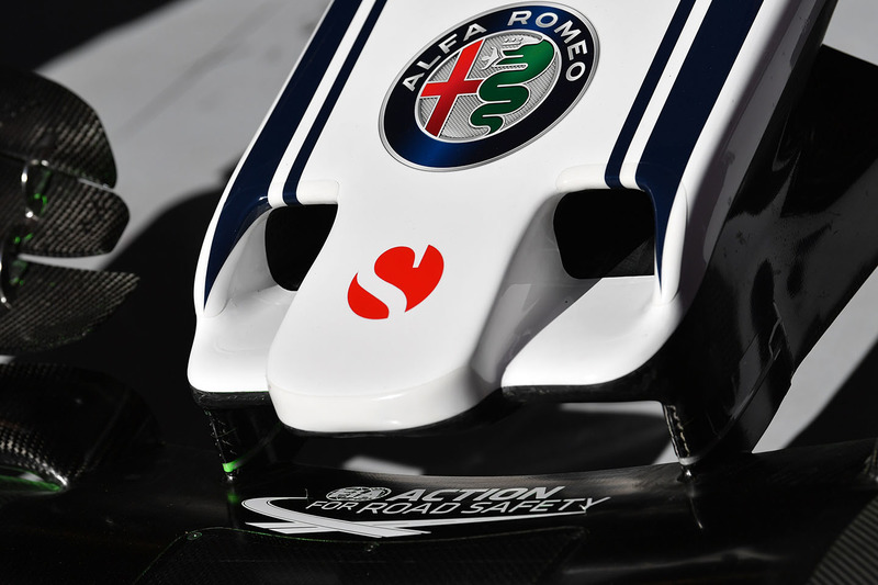 Alfa Romeo Sauber C37 nose detail