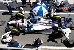 Lance Stroll, Williams FW41, dans la voie des stands avant le départ