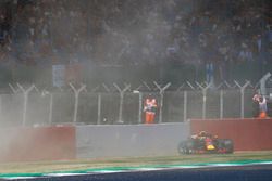 Crash van Max Verstappen Red Bull Racing RB14