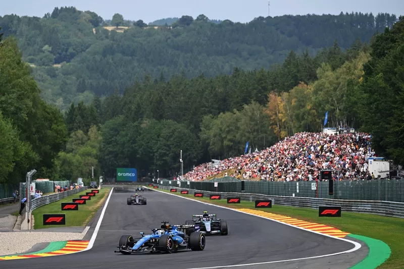 Alexander Albon, Williams; Andrea Kimi Antonelli, Mercedes