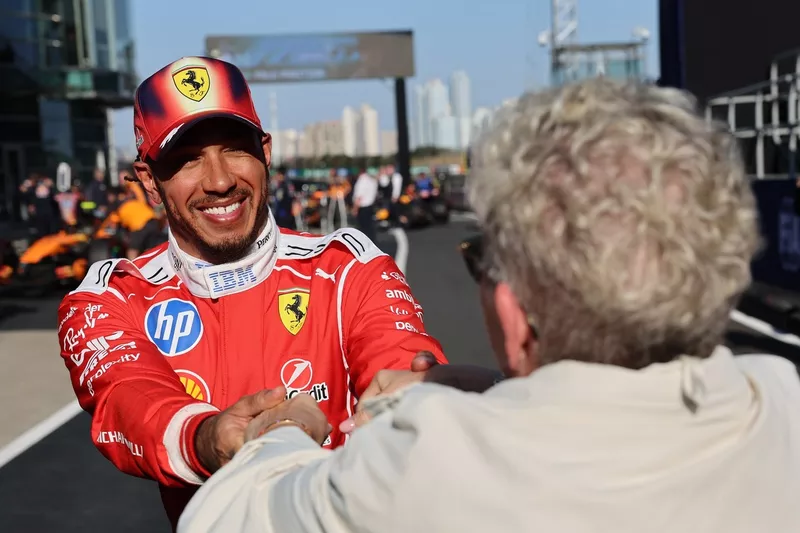 Lewis Hamilton, chez Ferrari avec sa mère Carmen Lockhar
