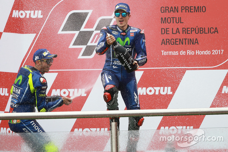 Podium: Second place Valentino Rossi, Yamaha Factory Racing, Race winner Maverick Viñales, Yamaha Factory Racing