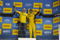 Podium : le vainqueur Gabriele Tarquini, LADA Sport Rosneft, Lada Vesta