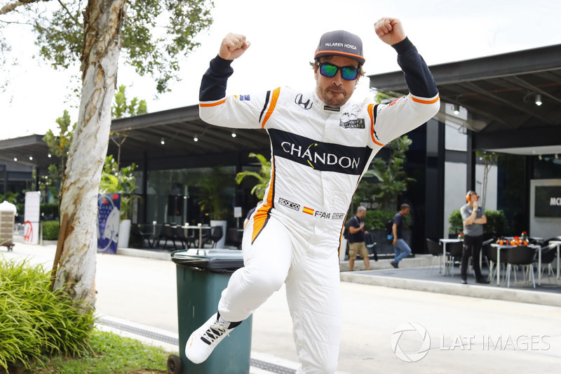 Fernando Alonso, McLaren, Salta a través del marco