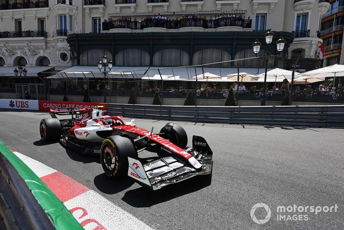 Zhou Guanyu, Alfa Romeo C42