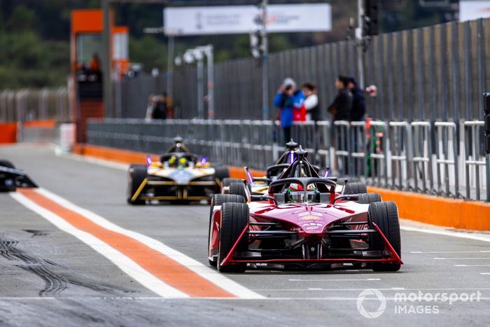 Sacha Fenestraz, Nissan