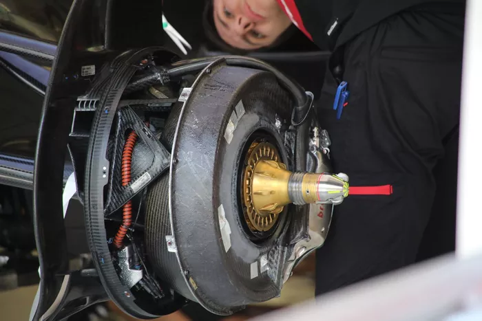 Alfa Romeo C43 detalles técnicos