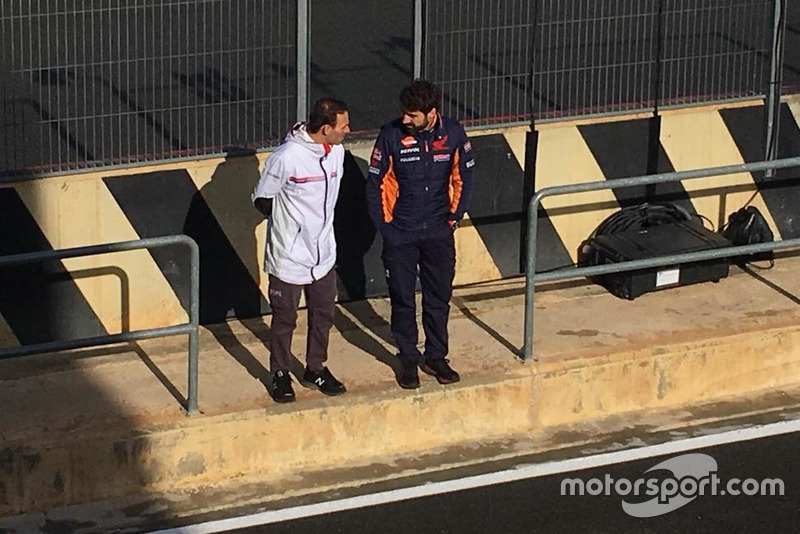Альберто Пуч, керівник команди Repsol Honda Team, Санті Ернандес, керівник команди Марка Маркеса у Repsol Honda Team