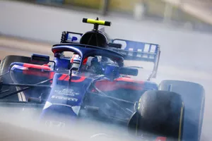Pierre Gasly, Scuderia Toro Rosso STR13 en tête-à-queue