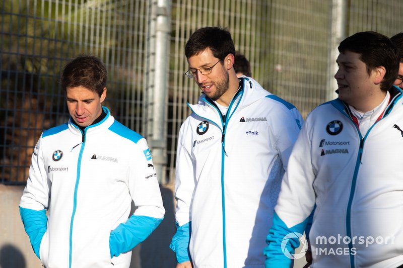 Antonio Felix da Costa, BMW I Andretti Motorsports, Alexander Sims, BMW I Andretti Motorsports on a track walk