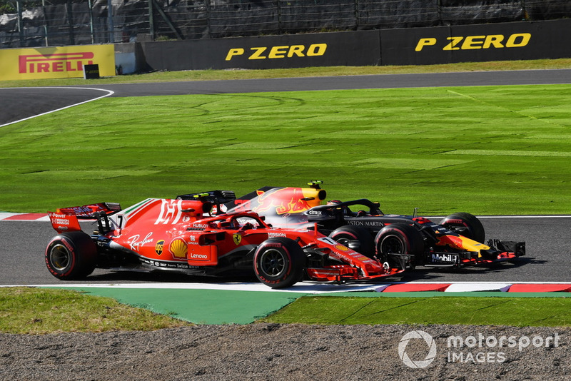Kimi Raikkonen, Ferrari SF71H y Max Verstappen, Red Bull Racing RB14
