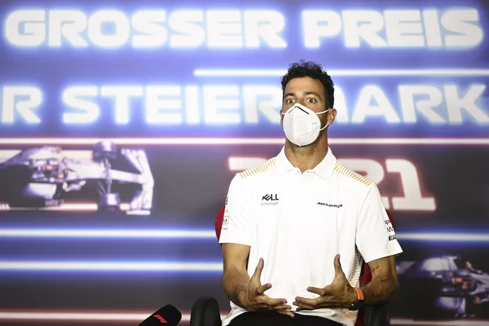 Daniel Ricciardo, McLaren en la conferencia de prensa