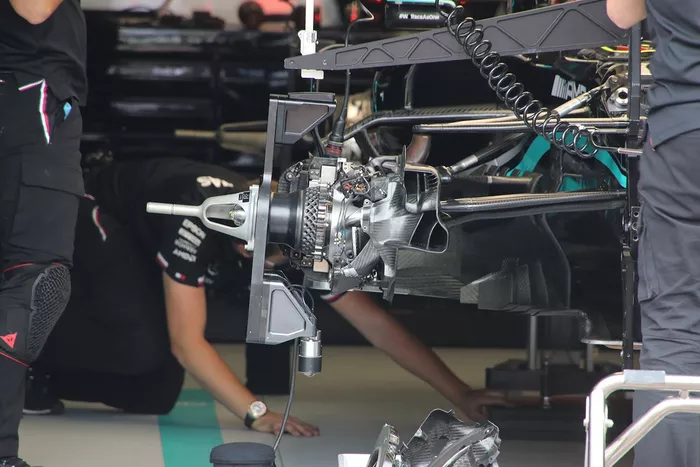 Detalle del freno delantero del Mercedes W12