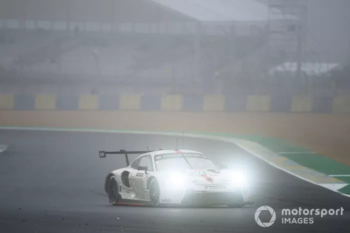 #92 Porsche GT Team Porsche 911 RSR - 19 LMGTE Pro, Kevin Estre, Neel Jani, Michael Christensen