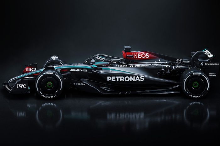 Lewis Hamilton, Mercedes W15