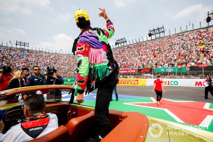 Daniel Ricciardo, Renault F1 Team, en el desfile de pilotos