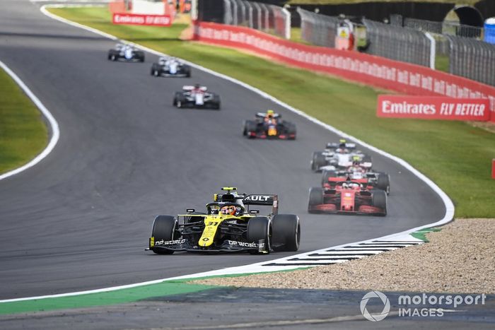 Esteban Ocon, Renault F1 Team R.S.20, Sebastian Vettel, Ferrari SF1000, Antonio Giovinazzi, Alfa Romeo Racing C39