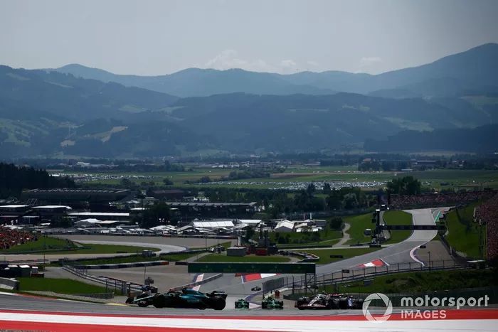 Lance Stroll, Aston Martin AMR24, Nico Hulkenberg, Haas VF-24, Logan Sargeant, Williams FW46