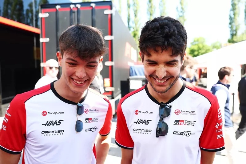 Esteban Ocon, Haas F1 Team, Oliver Bearman, Haas F1 Team