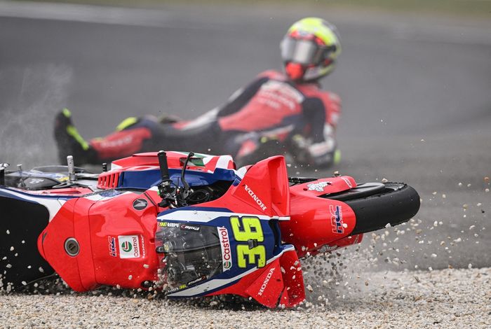 Joan Mir, Honda HRC crash