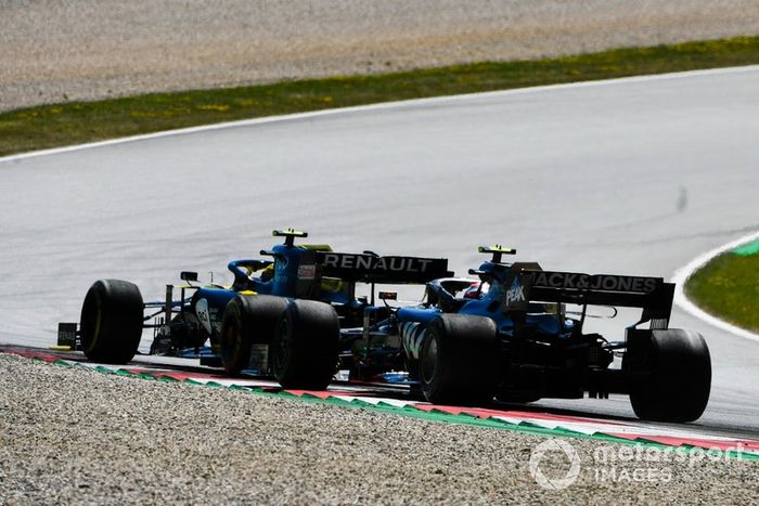 Kevin Magnussen, Haas F1 Team VF-19, Nico Hulkenberg, Renault F1 Team R.S. 19