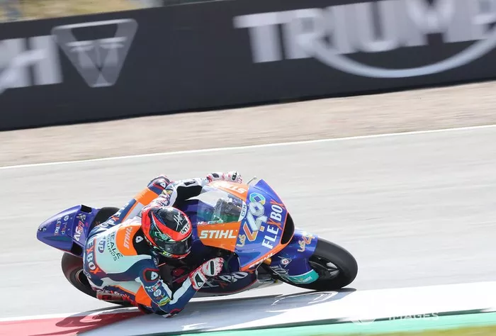 Augusto Fernandez, Pons HP40