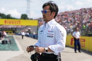 Ayao Komatsu, Diretor de Equipa da Haas F1 Team, na grelha de partida