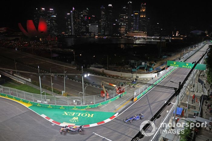 Max Verstappen, Red Bull Racing RB20, Franco Colapinto, Williams FW46