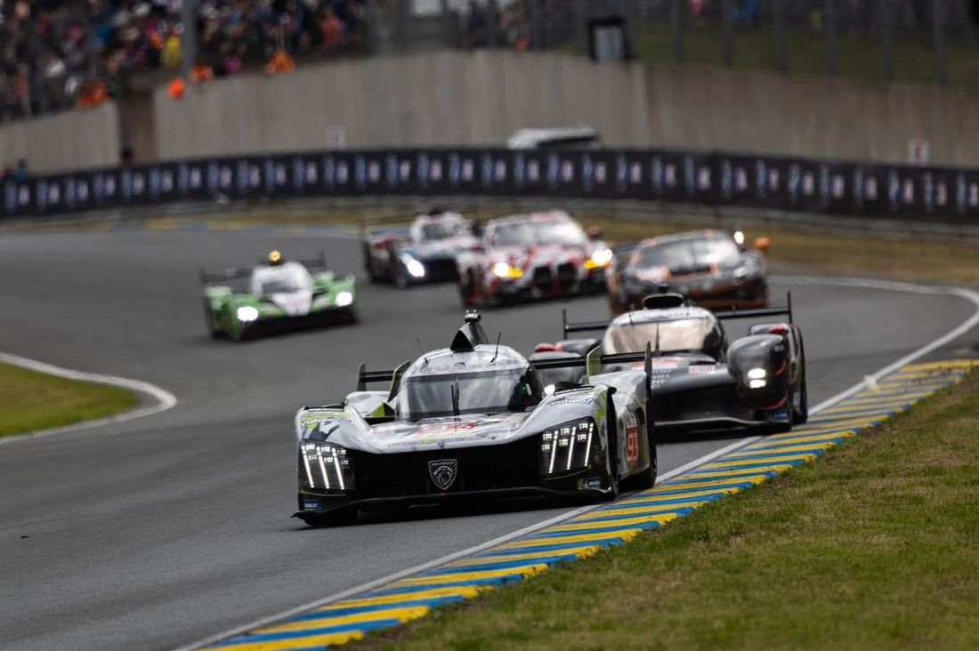  #93 Peugeot Totalenergies Peugeot 9X8: Jean-Eric Vergne, Mikkel Jensen, Nico Muller
