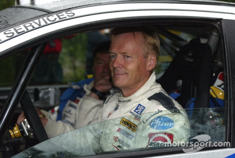 <img class="ms-flag-img ms-flag-img_s1" title="Finland" src="https://cdn-0.motorsport.com/static/img/cf/fi-3.svg" alt="Finland" width="32" /> Ari Vatanen, Champion du monde WRC 1981