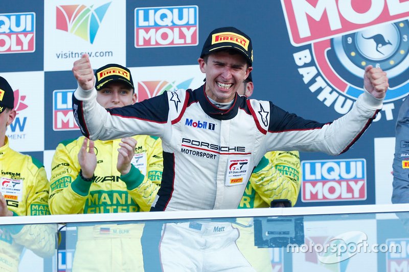 Podio: il vincitore della gara #912 EBM Porsche 911 GT3-R: Matt Campbell