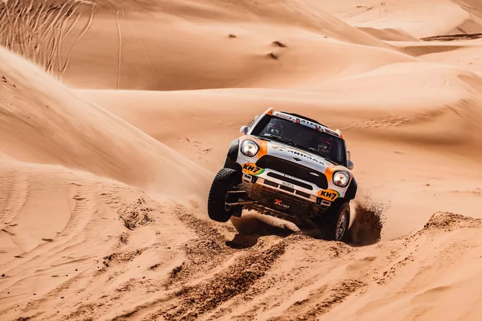 #238 X-Raid Mini John Cooper Works Rally Mini: Laia Sanz, Maurizio Gerini