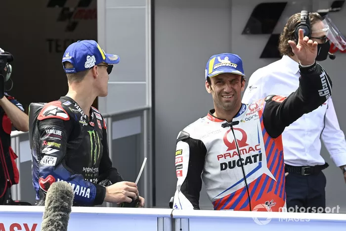 Ganador de la pole Fabio Quartararo, Yamaha Factory Racing, Johann Zarco, Pramac Racing