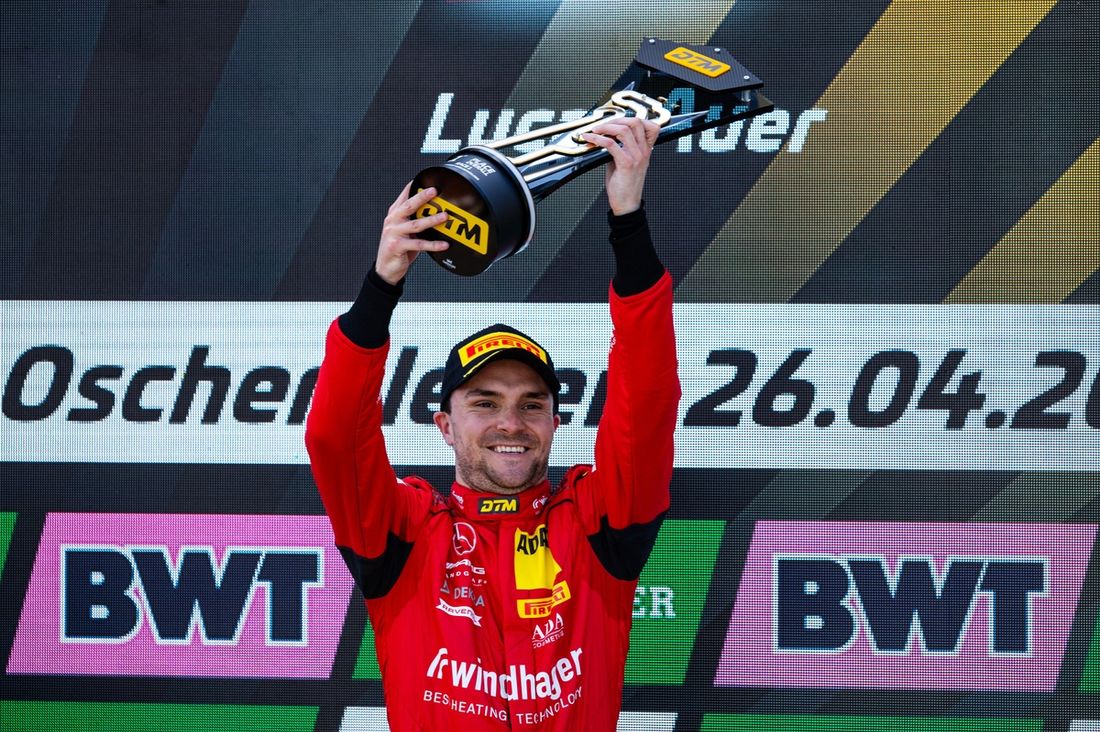 Podium: Zwycięzca wyścigu Lucas Auer, Mercedes-AMG Team Landgraf.