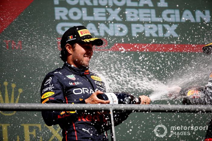 Podio: segundo lugar Sergio Pérez, Red Bull Racing