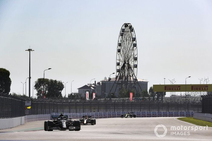 Valtteri Bottas, Mercedes F1 W11, Max Verstappen, Red Bull Racing RB16, Esteban Ocon, Renault F1 Team R.S.20