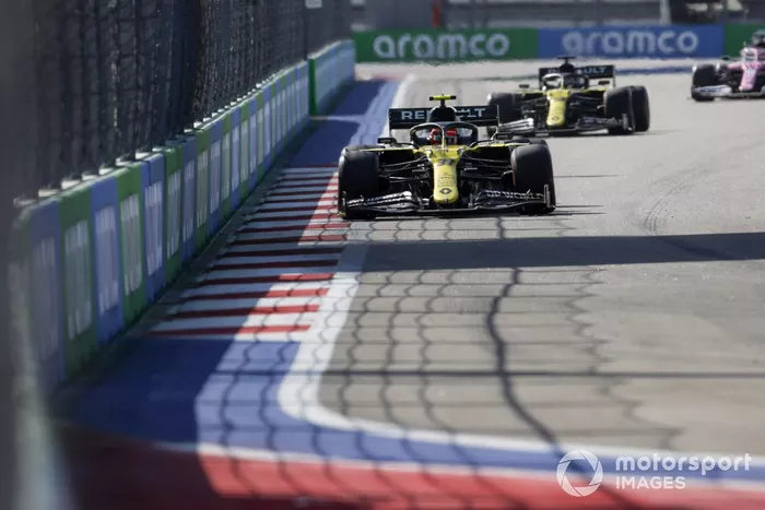 Esteban Ocon, Renault F1 Team R.S.20, Daniel Ricciardo, Renault F1 Team R.S.20