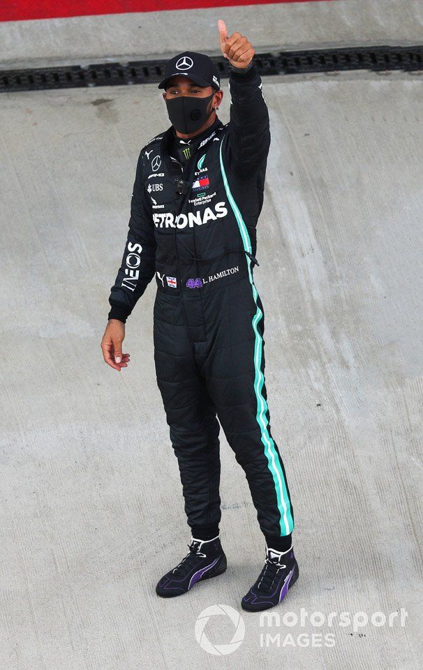 Ganador de la pole position Lewis Hamilton, Mercedes-AMG F1