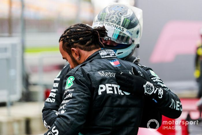 Valtteri Bottas, Mercedes-AMG F1 felicita a Lewis Hamilton, Mercedes-AMG F1 por ganar su 7º Campeonato Mundial
