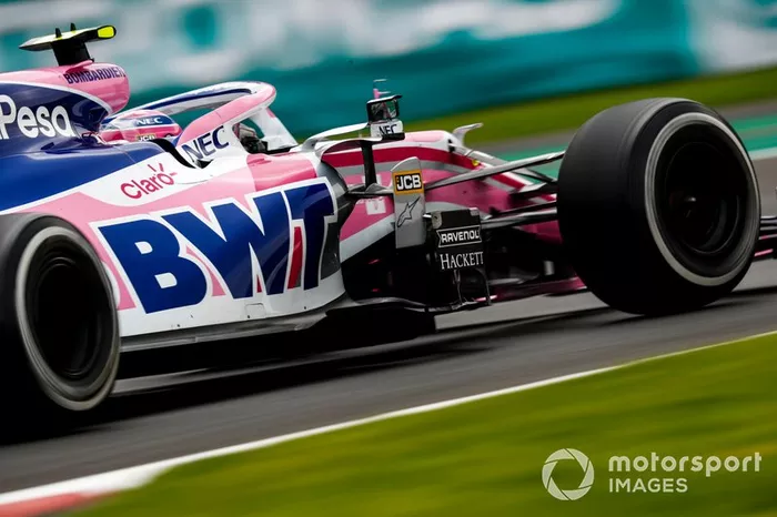 Lance Stroll golpea el muro en la primera práctica