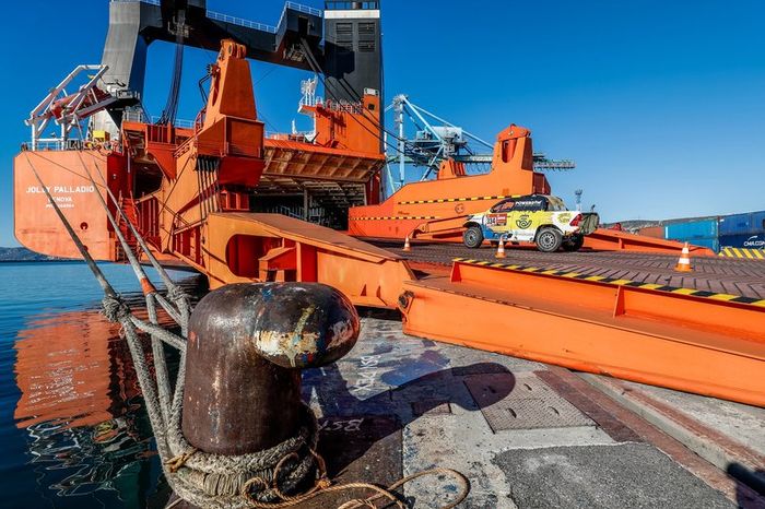 Embarque en Marsella del Dakar 2020