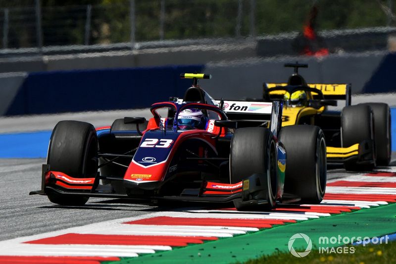 Marino Sato, Trident, y Guanyu Zhou, UNI-Virtuosi